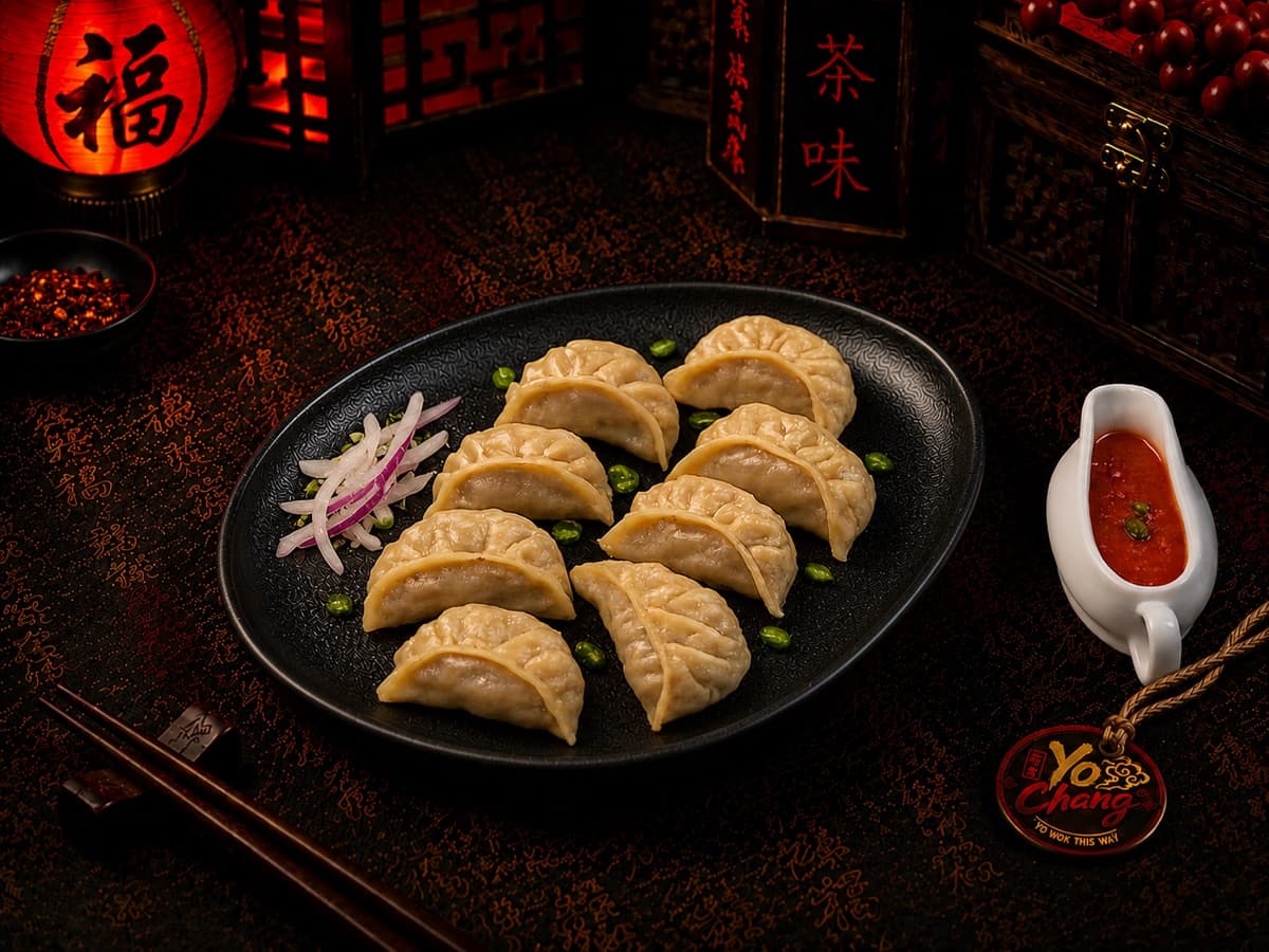 Veg Momos (8 Pcs)